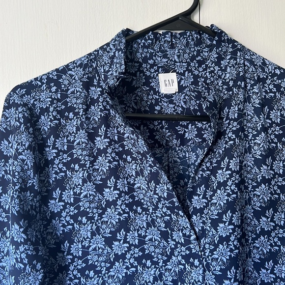 GAP Ruffle Color Split Neck Floral Blouse - Women’s XS - Picture 3 of 15